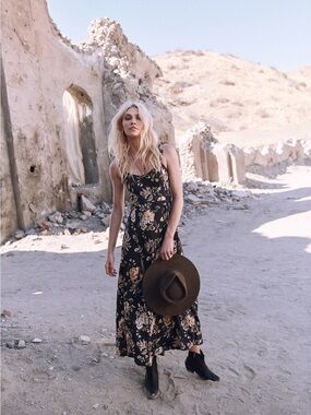 Spell and the Gypsy Collective Rosa Maxi Dress in Coal EUC